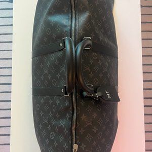 Louis Vuitton Black Monogram Eclipse Keepall Bandouliere 55 Duffle Bag –  Bagriculture